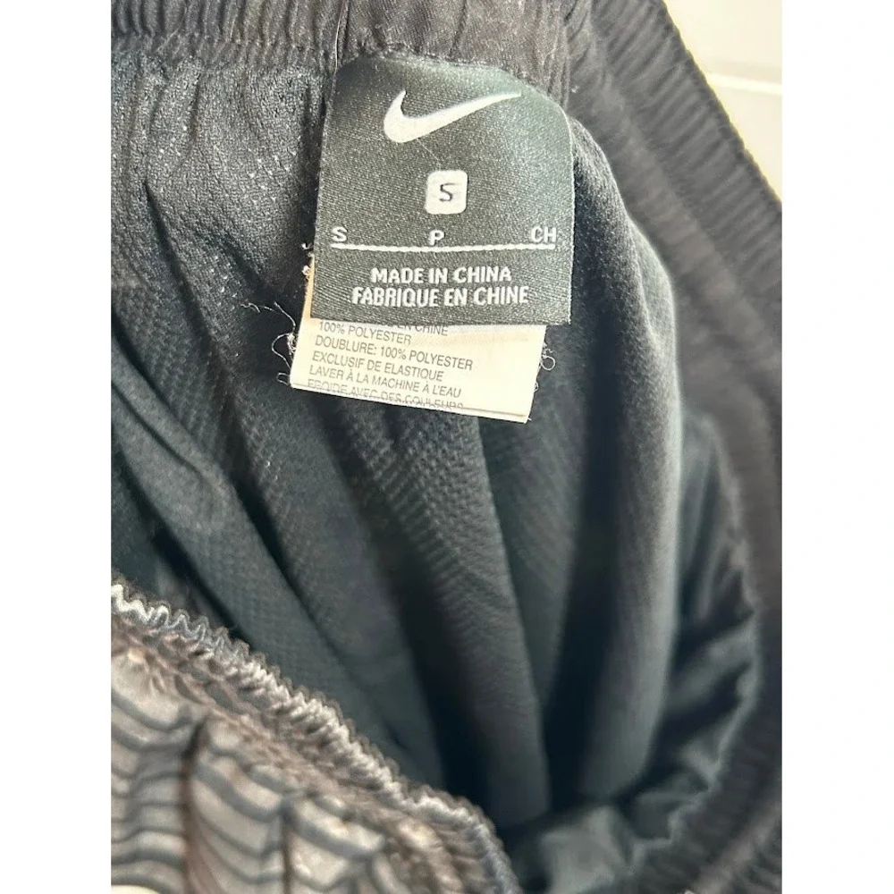 Nike Mens Swim Trunks Small Grey Black Striped Mesh Liner Board Shorts Beachwear